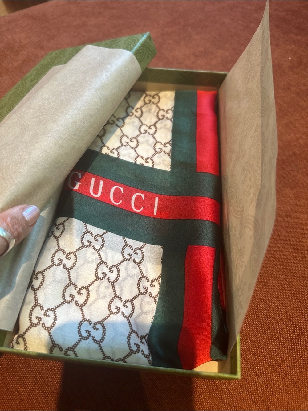 NWT Gucci Cream Silk Shaw/Scarf with Red and Green Web Stripe - Picture 10 of 10